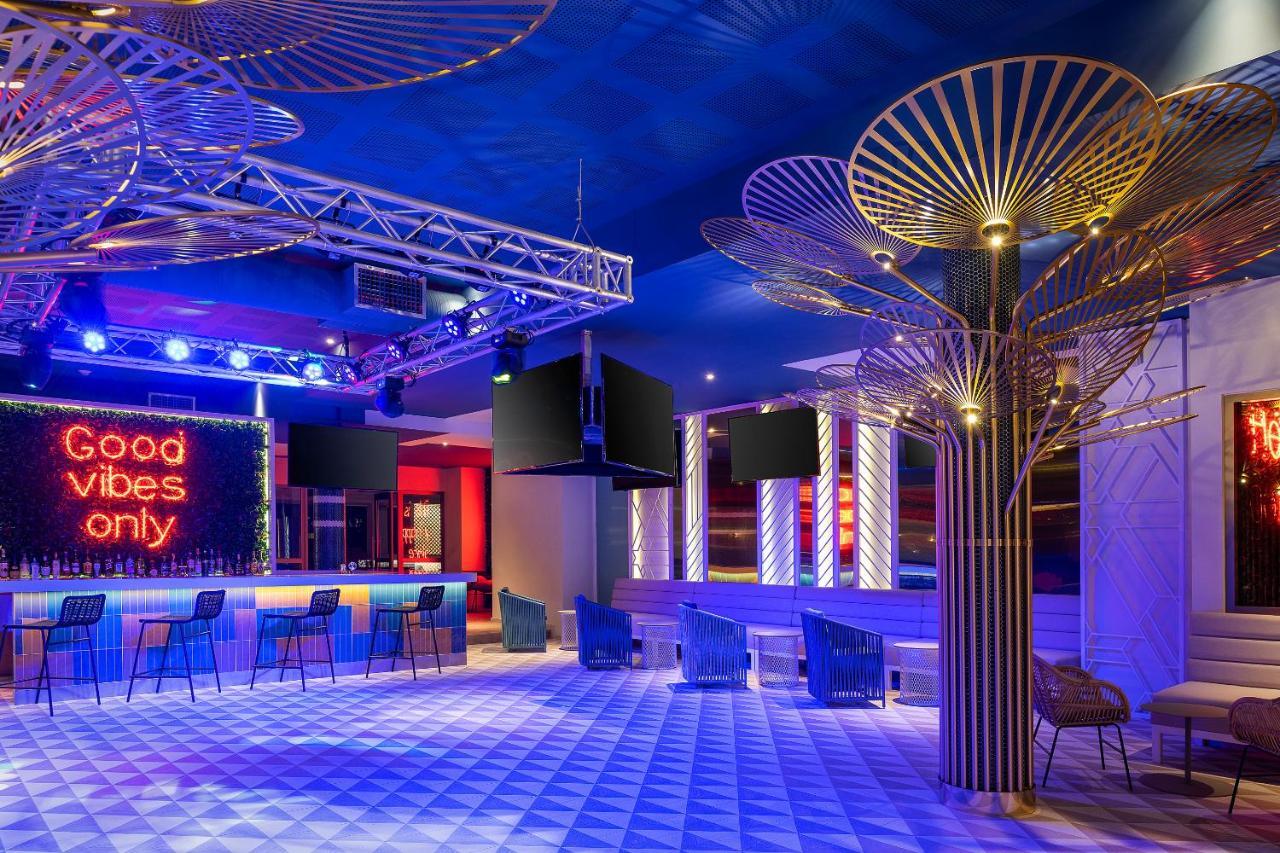 Catalonia Grand Costa Mujeres All Suites & Spa Κανκούν Εξωτερικό φωτογραφία The interior of the nightclub