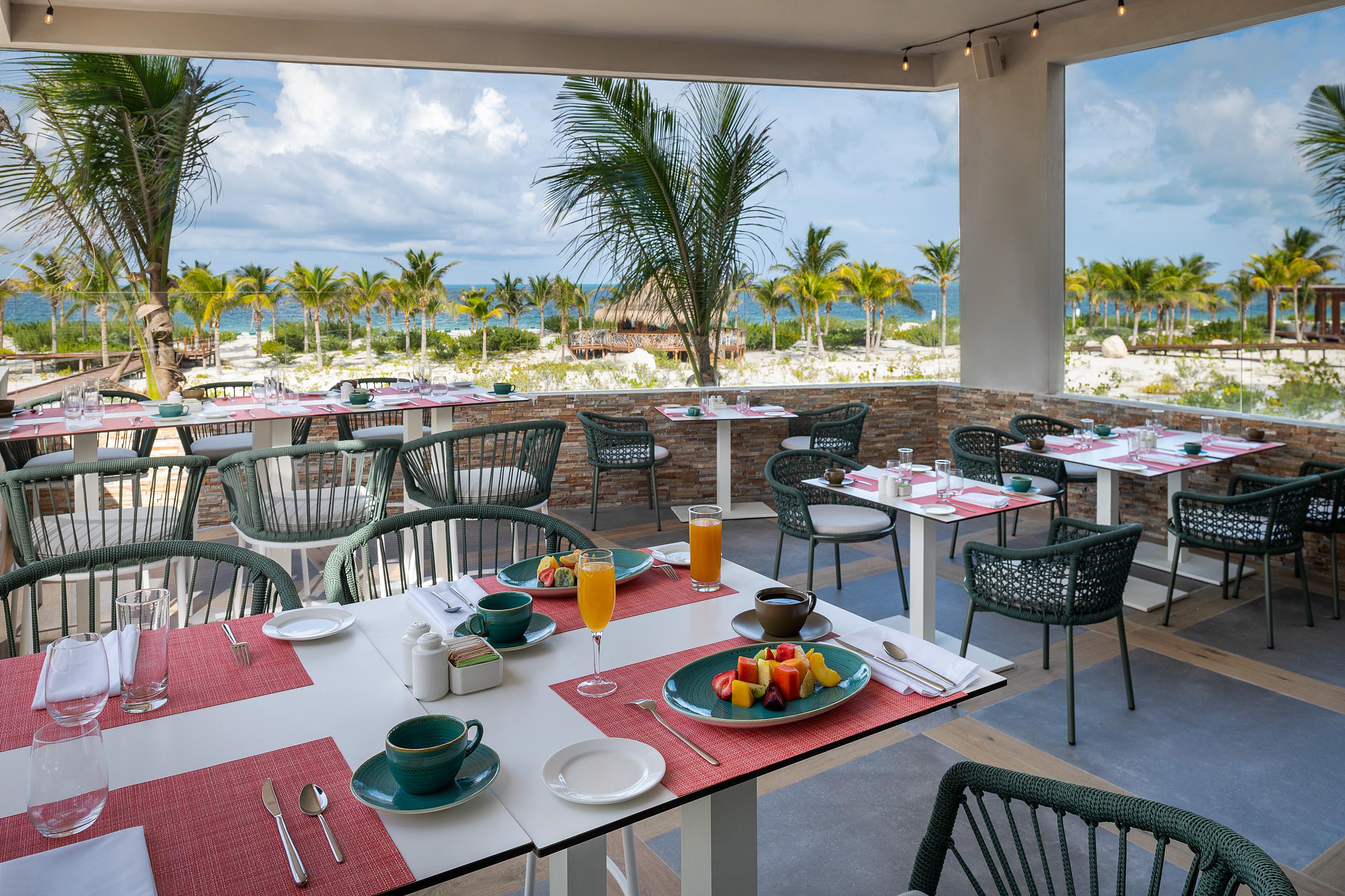 Catalonia Grand Costa Mujeres All Suites & Spa Κανκούν Εξωτερικό φωτογραφία The buffet at the resort