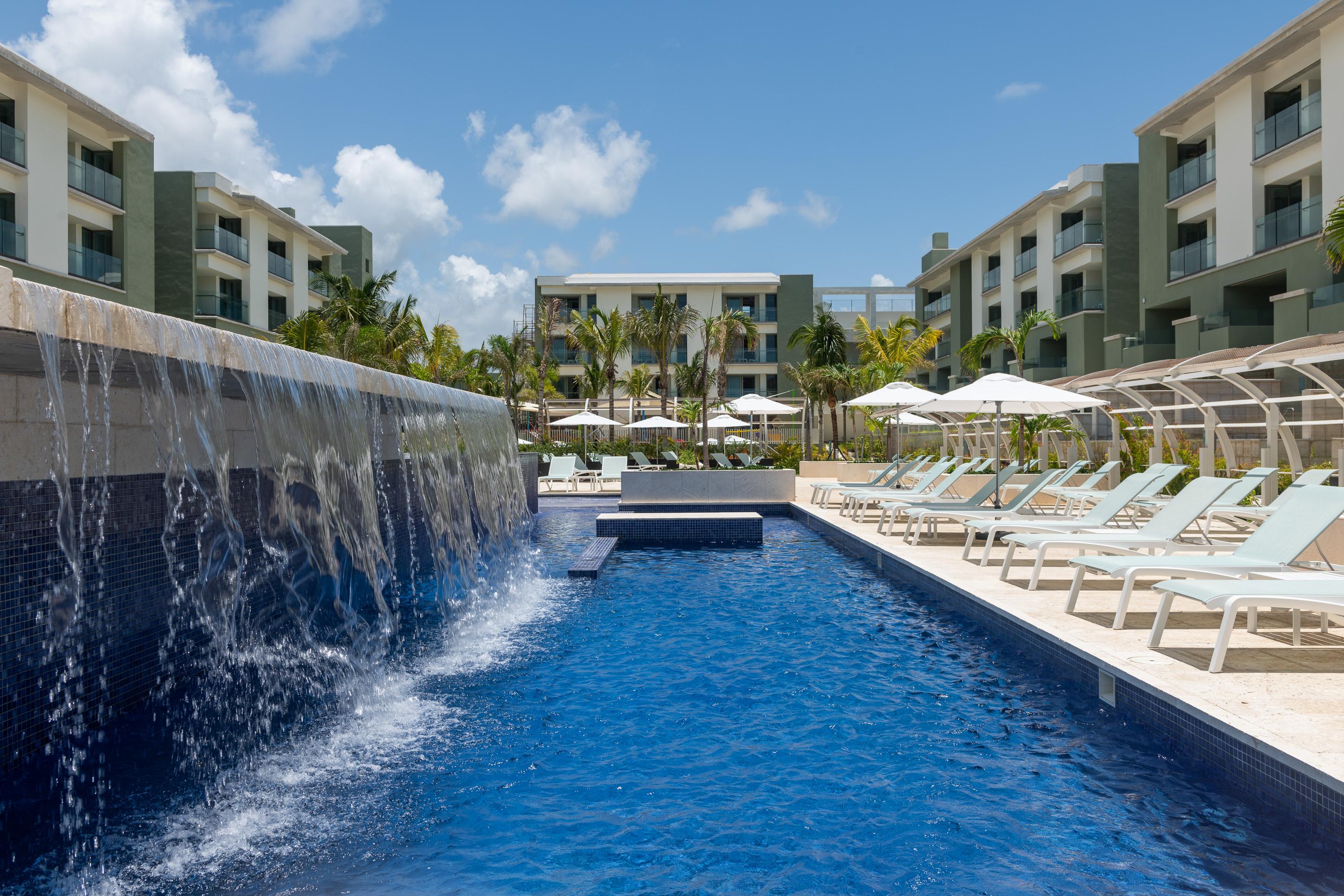 Catalonia Grand Costa Mujeres All Suites & Spa Κανκούν Εξωτερικό φωτογραφία The Fives Beach Hotel & Residences