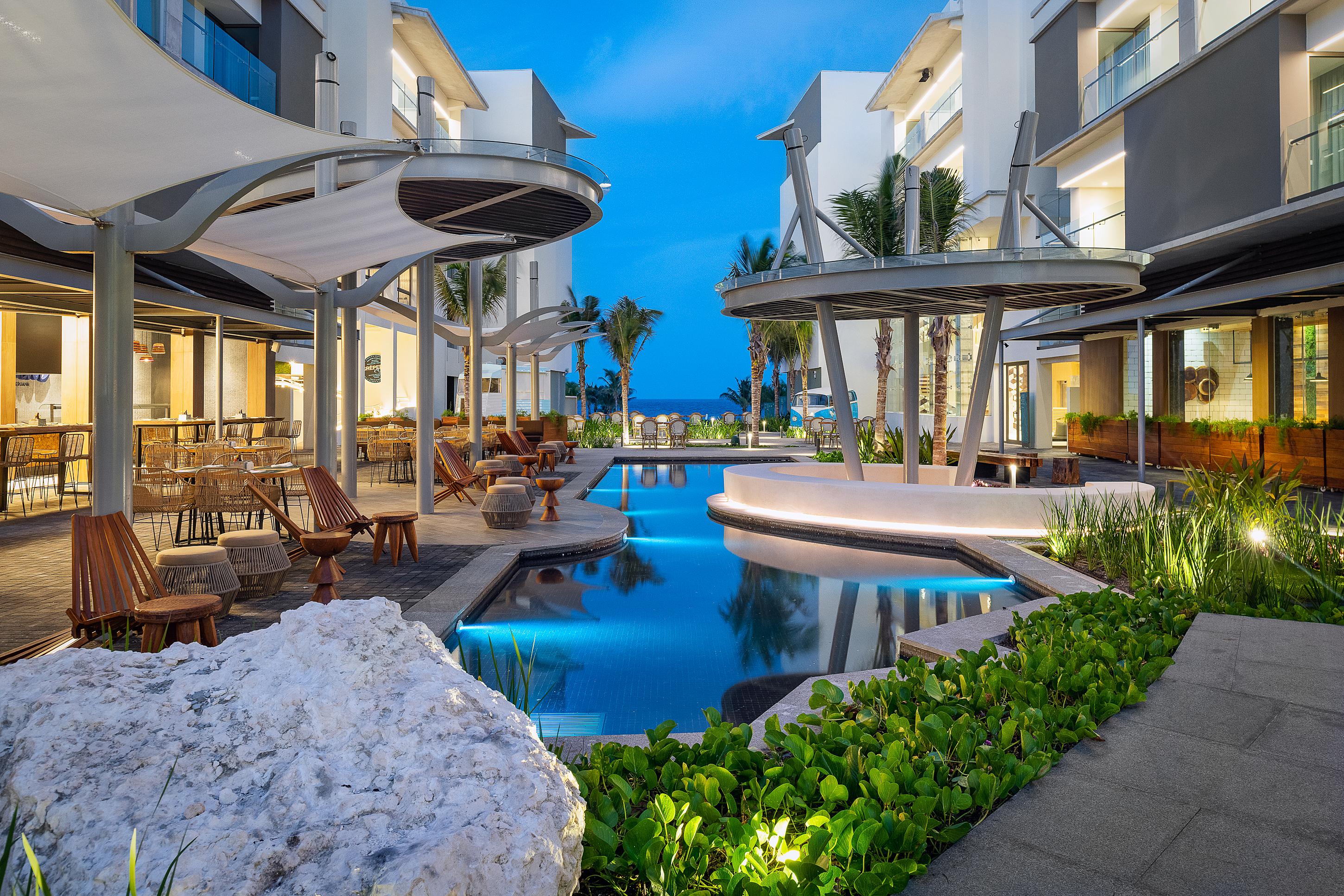 Catalonia Grand Costa Mujeres All Suites & Spa Κανκούν Εξωτερικό φωτογραφία The Fives Beach Hotel & Residences