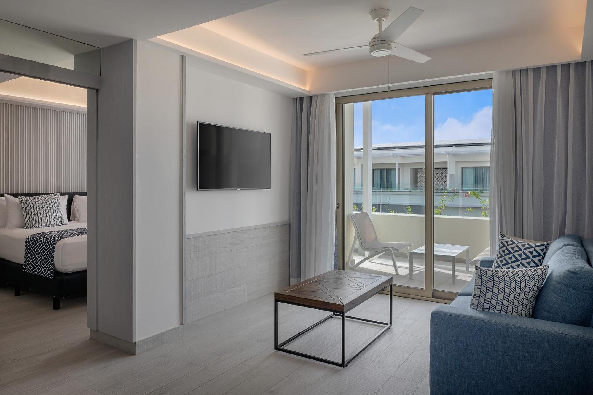 Catalonia Grand Costa Mujeres All Suites & Spa Κανκούν Εξωτερικό φωτογραφία Suite at Hilton Garden Inn, Cancun